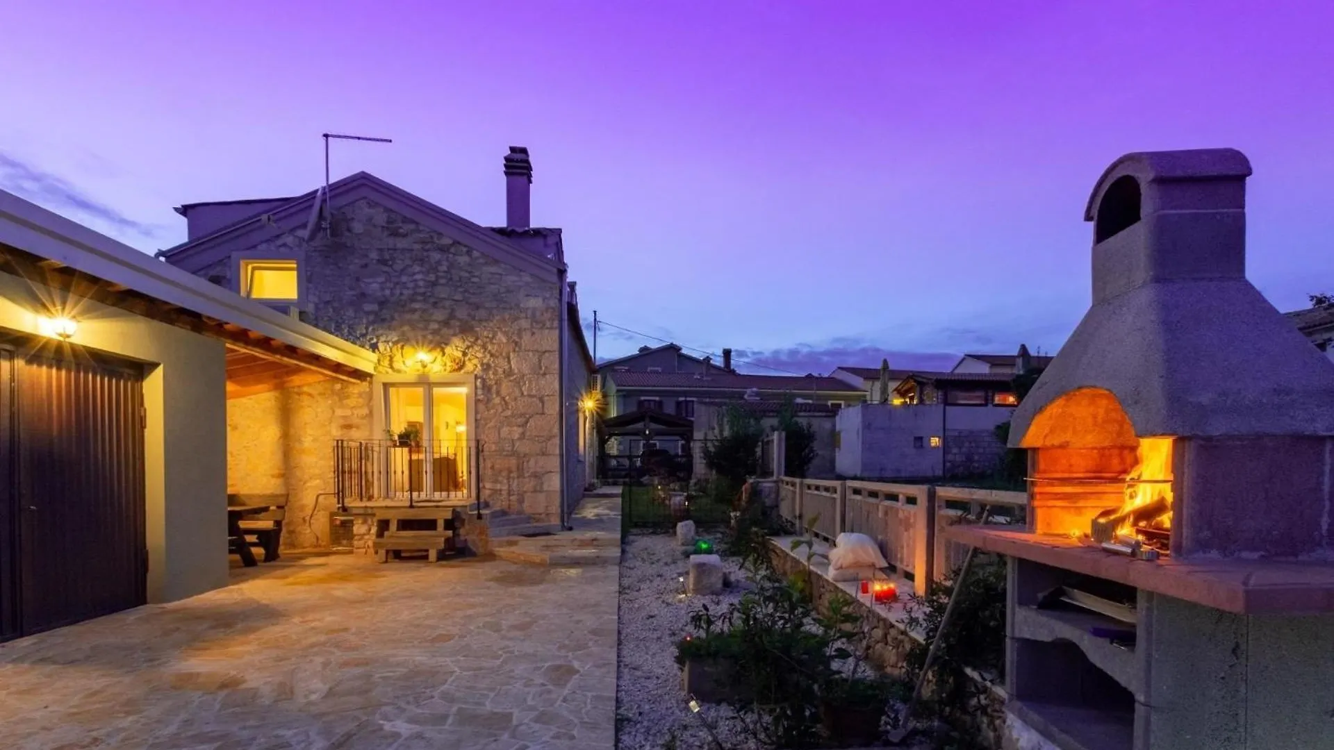 Ferienhaus Mit Privatpool Fuer 6 Personen Ca 140 Qm In Marcana, Istrien Suedkueste Von Istrien Croatia